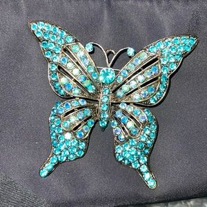 Butterfly broach